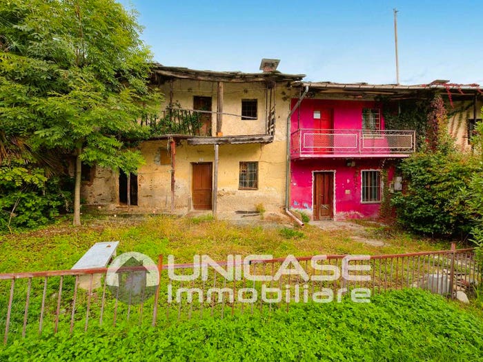 Casa con 6 locali in vendita in Via Bosco Rocche, Bagnolo Piemonte