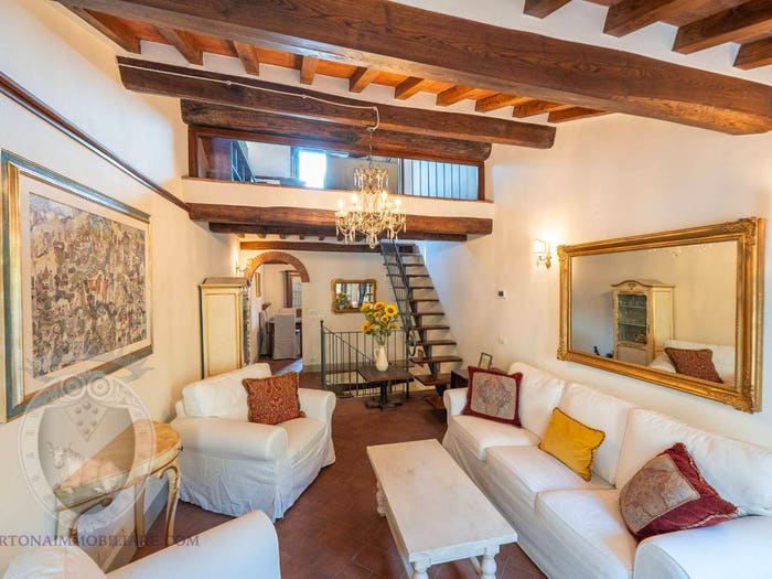 Appartamento con 6 locali in vendita in Via San Marco, Centro, Cortona