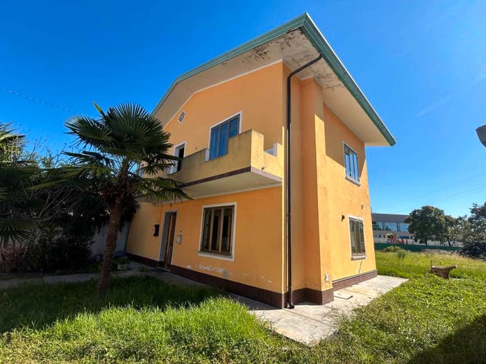 Casa con 6 locali in vendita in Castions, Zoppola