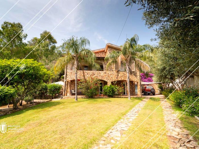 Casa con 5 locali in vendita in Via Giuseppe Dessì, Chia, Domus de Maria