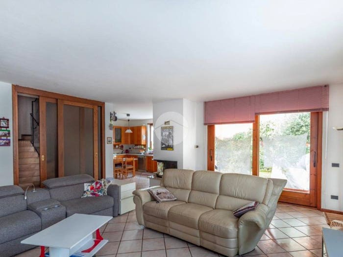 Casa con 5 locali in vendita in Via A dall'Oca Bianca, Bussolengo