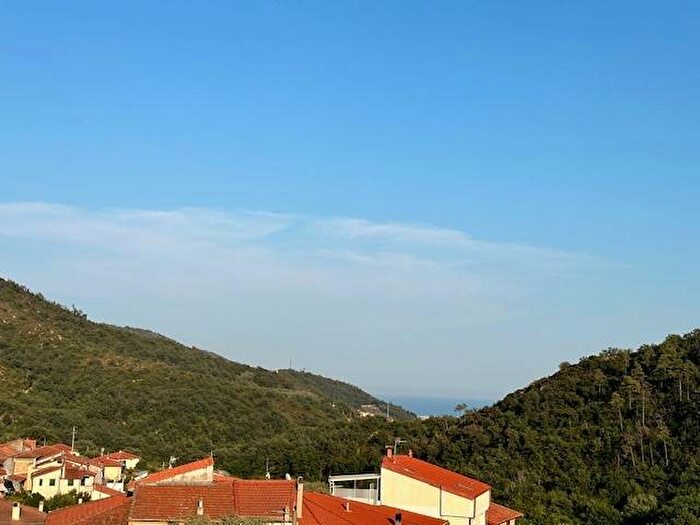 Appartamento trilocale in vendita in Via Roma, San Lorenzo, Giustenice