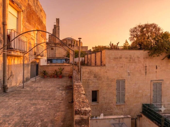Appartamento con 6 locali in vendita in Piazzetta Arco di Prato, Centro Storico, Lecce