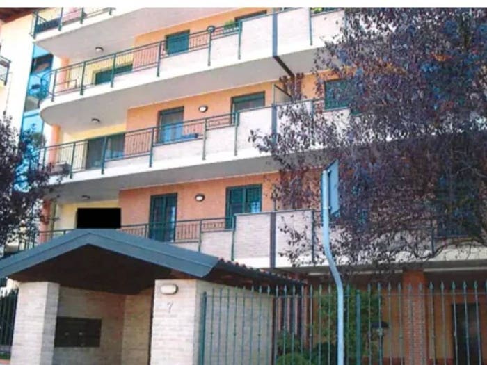 Appartamento bilocale in vendita in Via S Carlo, Centro, Cesano Boscone
