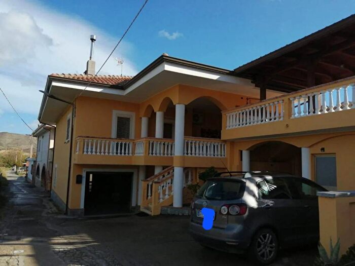Casa con 6 locali in vendita in Ponte Alli SNC, Catanzaro Lido, Catanzaro