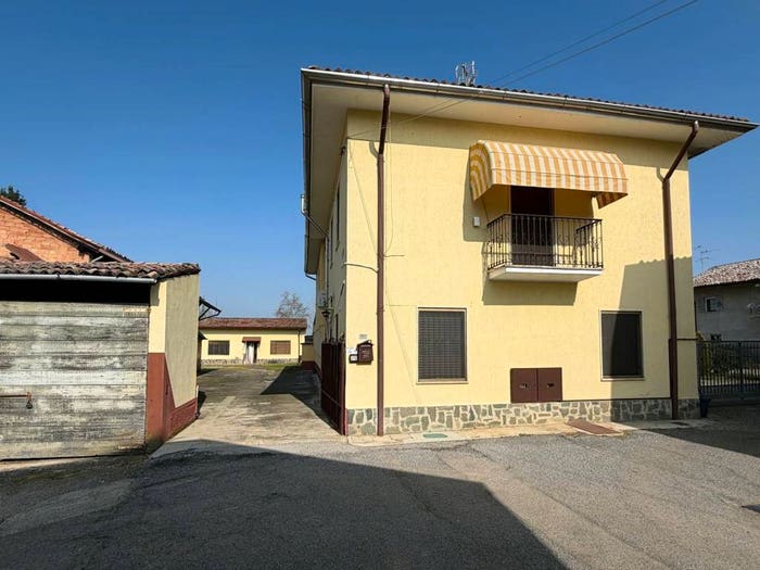 Casa con 5 locali in vendita in Via Giuseppe Garibaldi, Giussago