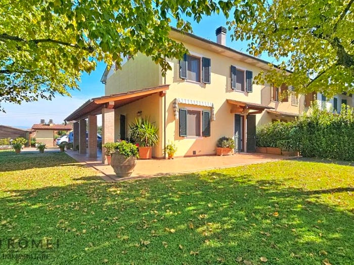 Casa con 6 locali in vendita in Via Sandro Pertini, Altopascio Centro, Altopascio