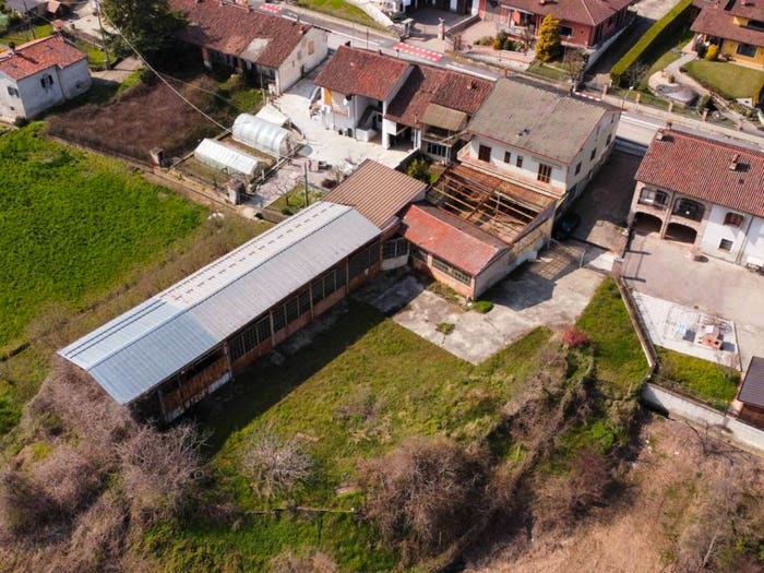 Casa con 6 locali in vendita in via Langhe, Centro, Magliano Alpi