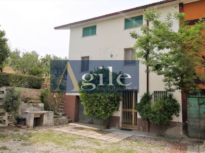 Casa con 6 locali in vendita in CONTRADA GRAZIE, Cossignano