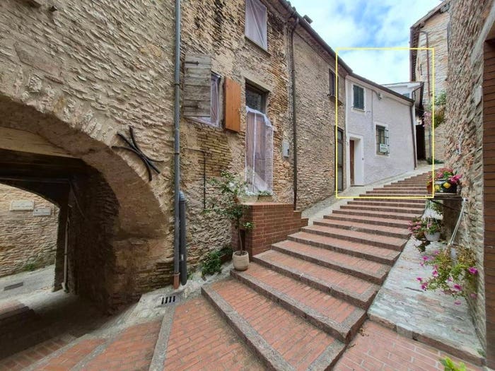 Casa quadrilocale in vendita in Via del Forno, Centro, Fossato di Vico