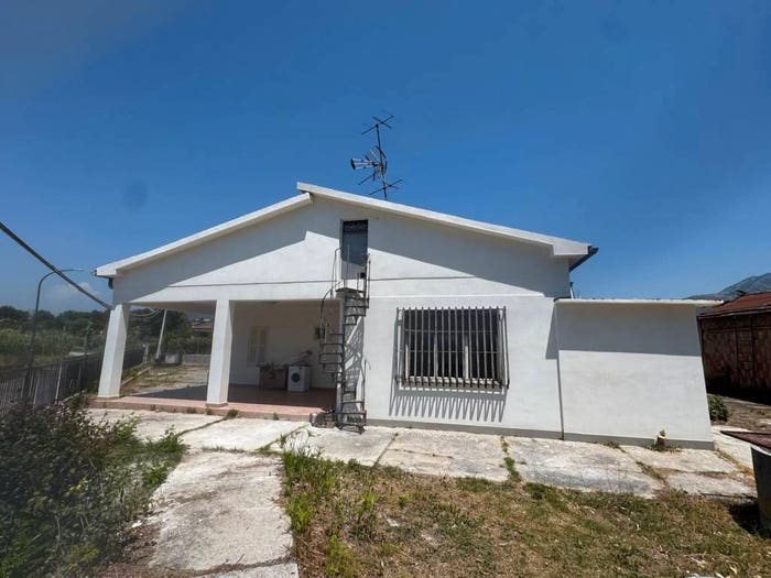 Casa con 5 locali in vendita in Via Porchio, Macerine, Cervaro