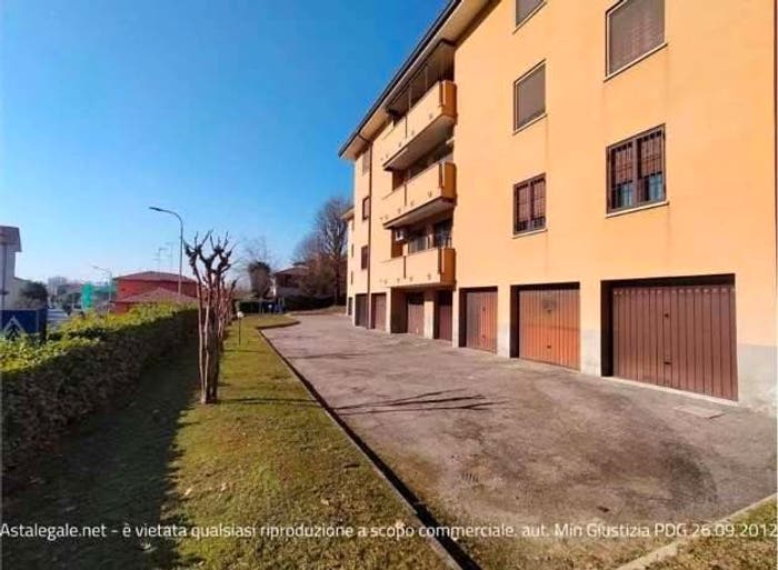 Appartamento trilocale in vendita in Via Milano, Centro, San Zenone al Lambro