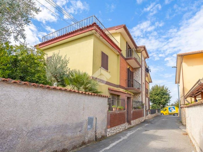 Appartamento trilocale in vendita in Via Col di Tenda, La Botte, Guidonia Montecelio