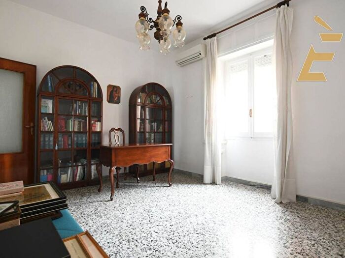Appartamento con 5 locali in vendita in Via Dei Giudicati, Piazza Giovanni XXIII, Cagliari