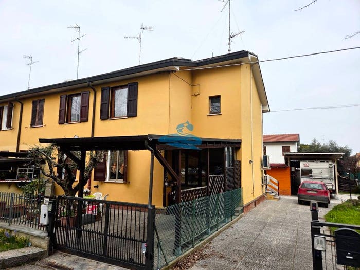 Appartamento trilocale in vendita in Viale Umberto I, Centro, Castel Bolognese