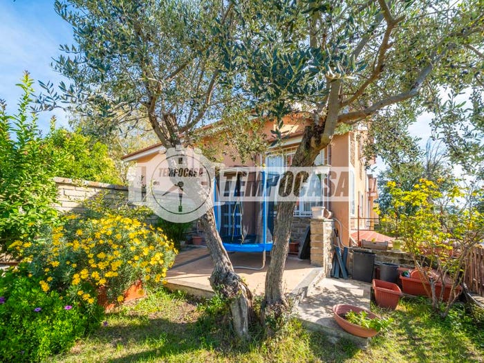 Casa trilocale in vendita in Via Canale, Manziana