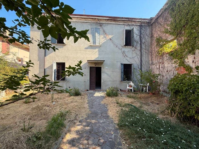 Casa con 5 locali in vendita in Via Scuole, Basilicagoiano, Montechiarugolo
