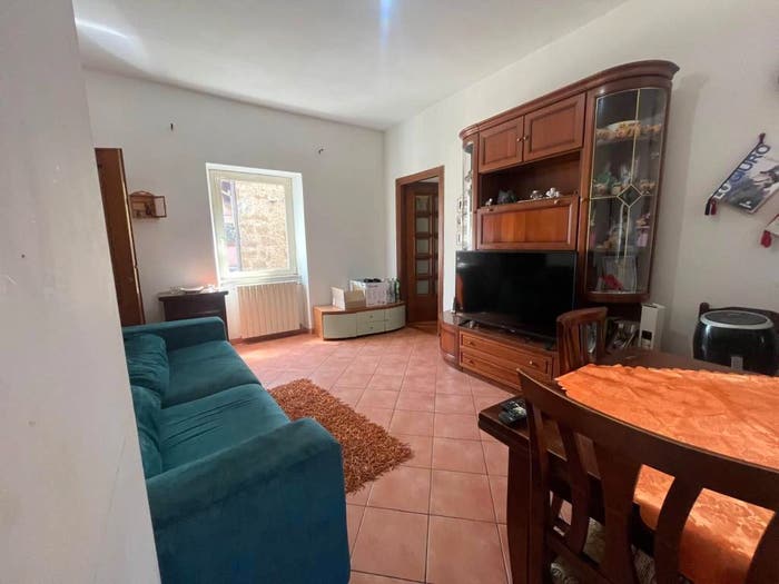 Appartamento trilocale in vendita in Via del Popolo, Vejano