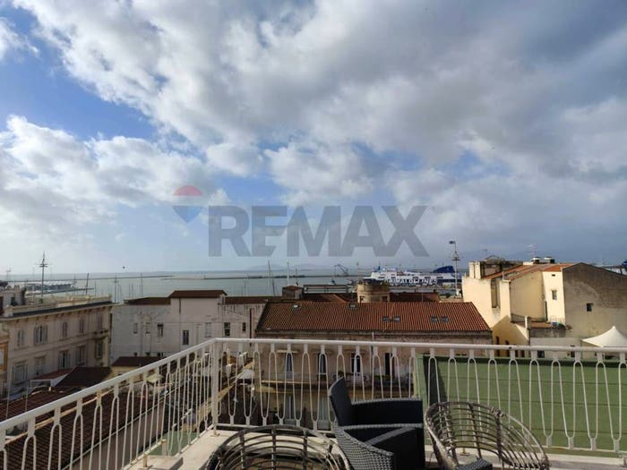 Appartamento trilocale in vendita in Via Sardegna, Marina, Cagliari