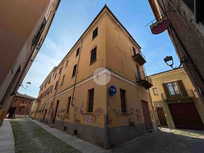Casa con 6 locali in vendita in Via Cotti Ceres, Centro Storico, Asti