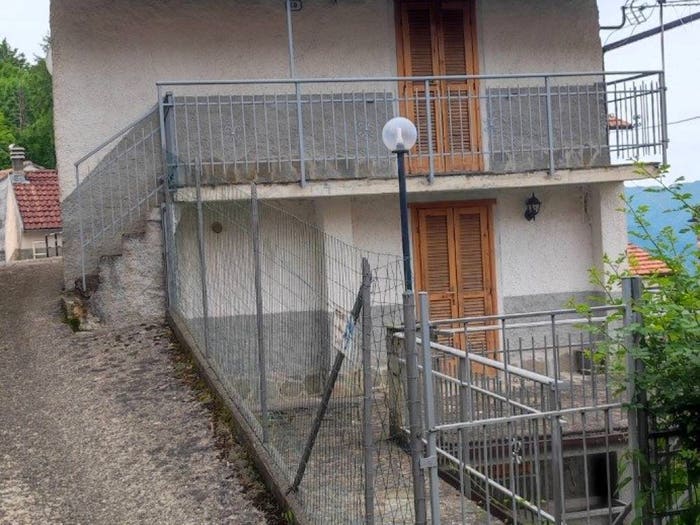 Casa quadrilocale in vendita in Frazione Piuzzo, Piuzzo, Cabella Ligure