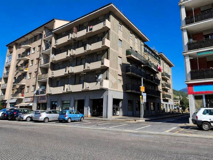 Appartamento bilocale in vendita in via Giorgio Carrel, Centro, Aosta