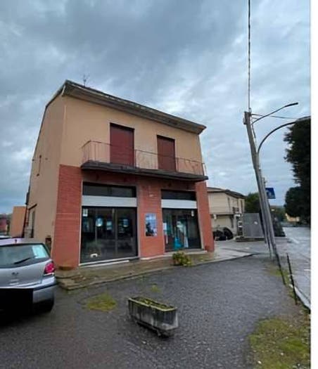 Appartamento trilocale in vendita in Via Cavour, Centro, Castronno