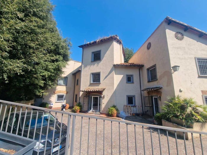 Casa con 6 locali in vendita in Largo Olgiata, Olgiata, Roma