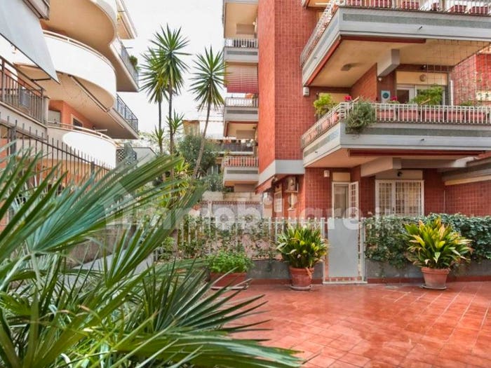 Appartamento quadrilocale in vendita in Viale Maggio, Centro, Grottaferrata