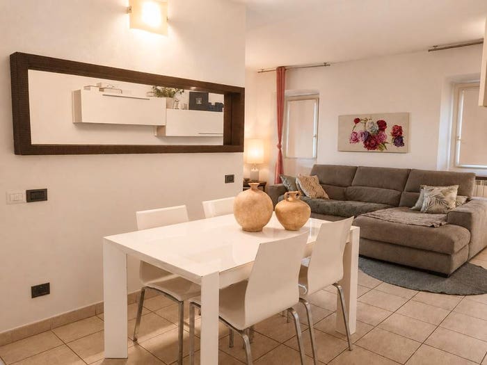 Appartamento trilocale in vendita in Via Giuseppe Garibaldi, Centro, Lurate Caccivio