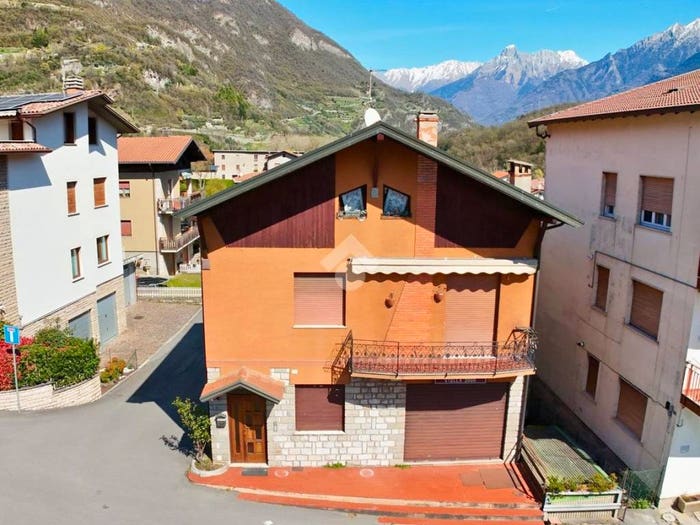 Casa con 5 locali in vendita in Via Cava, Malegno