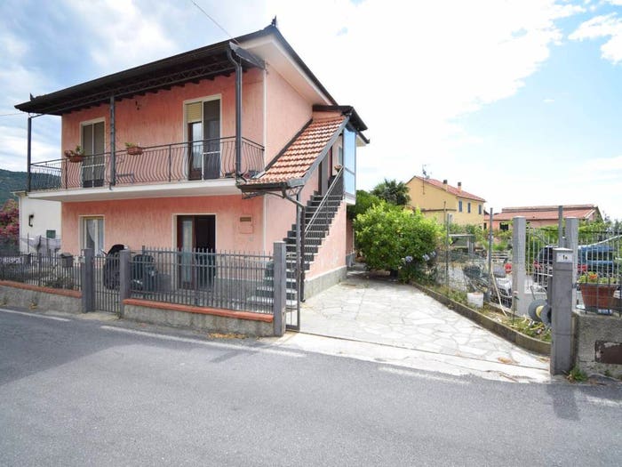 Appartamento trilocale in vendita in Via Grillarine, Centro, Diano Arentino