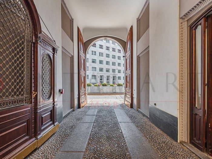 Appartamento con 6 locali in vendita in Moscova, Milano