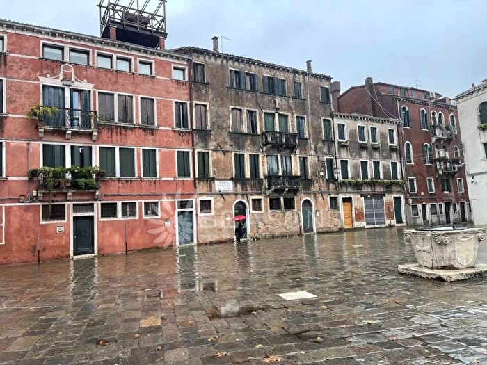 Appartamento quadrilocale in vendita in San Polo, Venezia