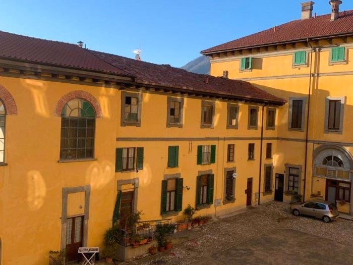Appartamento quadrilocale in vendita in Piazza Novembre, Centro, Cuvio