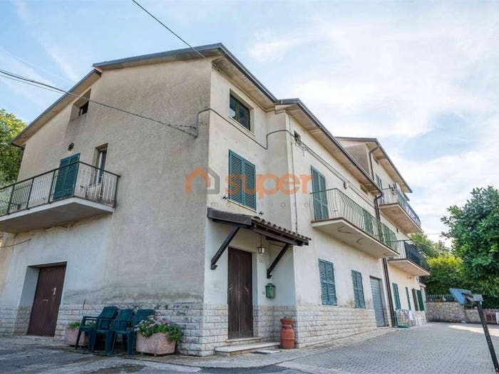 Appartamento quadrilocale in vendita in Via dei Prati, Corciano