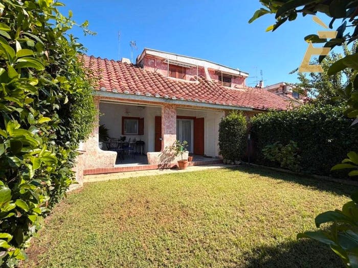 Casa trilocale in vendita in Viale Colle Romito, Colle Romito, Ardea