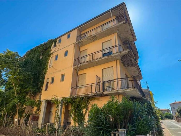 Casa con 6 locali in vendita in via Grazia Deledda, Centro, Bosa
