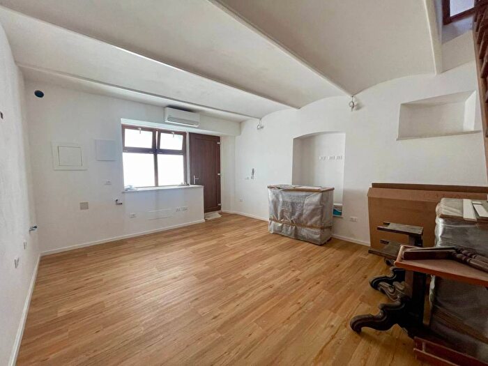 Appartamento trilocale in vendita in Via del Rosso, Centro, Orbetello