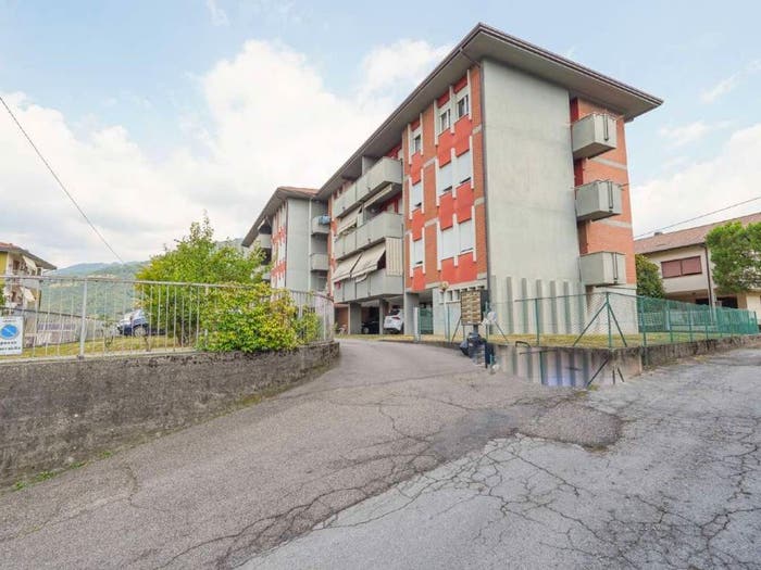 Appartamento quadrilocale in vendita in via Martiri Della Libertà, Casnigo
