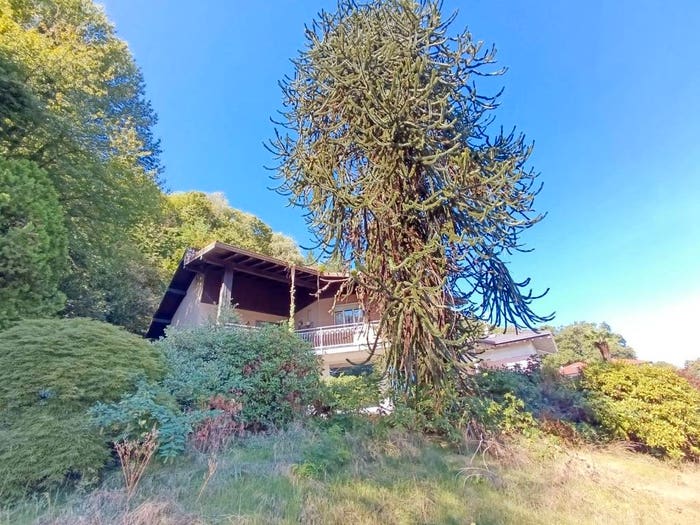 Casa con 6 locali in vendita in Dormelletto