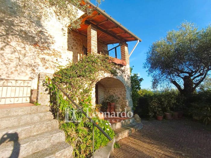 Casa con 6 locali in vendita in Via Grotto, Camaiore Paese, Camaiore