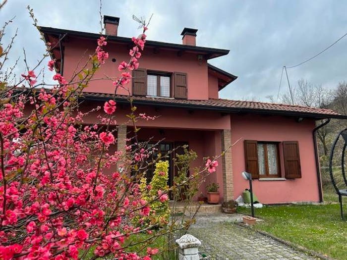 Casa con 6 locali in vendita in Strada Statale di Montefiorino, Castellarano