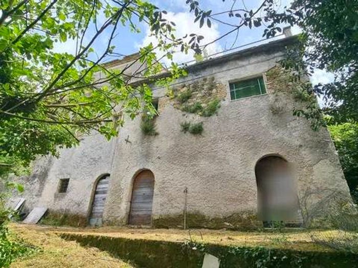 Casa con 6 locali in vendita in Via Tirlo, Casalvieri