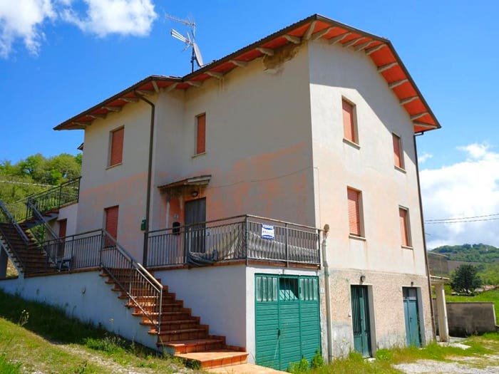 Casa quadrilocale in vendita in Gubbio