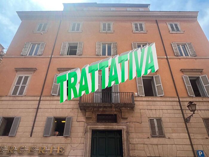 Appartamento bilocale in vendita in Piazza Paganica, Largo Argentina, Roma