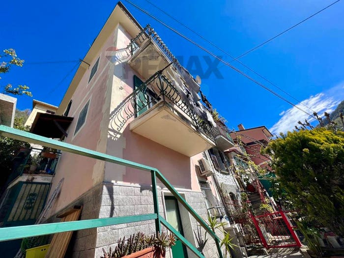 Casa trilocale in vendita in Passo Soprano, Avegno Chiesa, Avegno