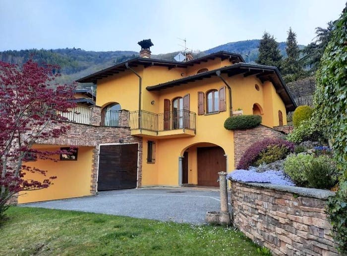Casa trilocale in vendita in Centro, Gandino