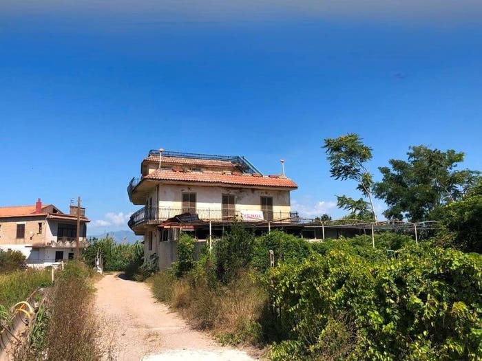 Casa con 6 locali in vendita in Via De Filippo, Centro, Cellole