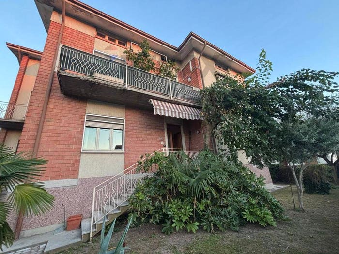 Appartamento quadrilocale in vendita in Via Papa Giovanni XXIII, Cerese, Borgo Virgilio